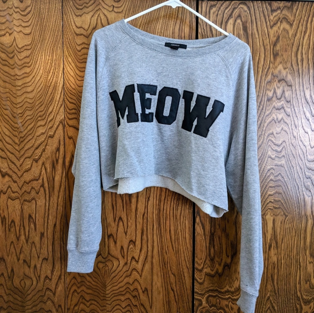 Crop top sweater 🐱